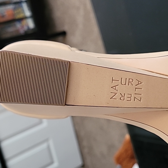 *NWOB* Nude LEATHER wedge sandals - Picture 3 of 4